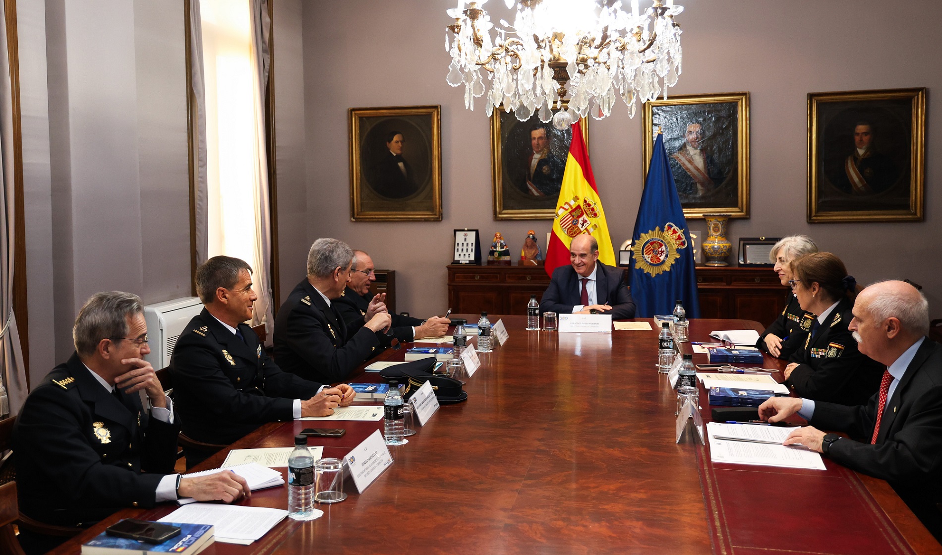 Fotografía de los miembros del Consejo Rector. Fotografía de los miembros del Consejo Rector.